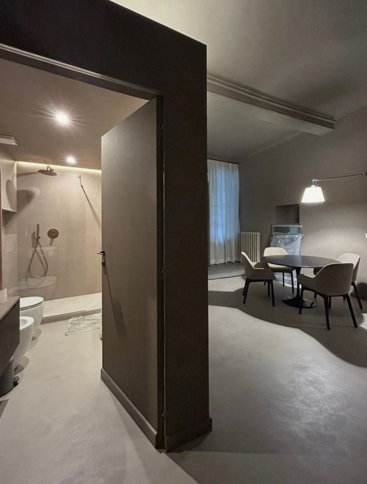 Appartamento ristrutturato con resina