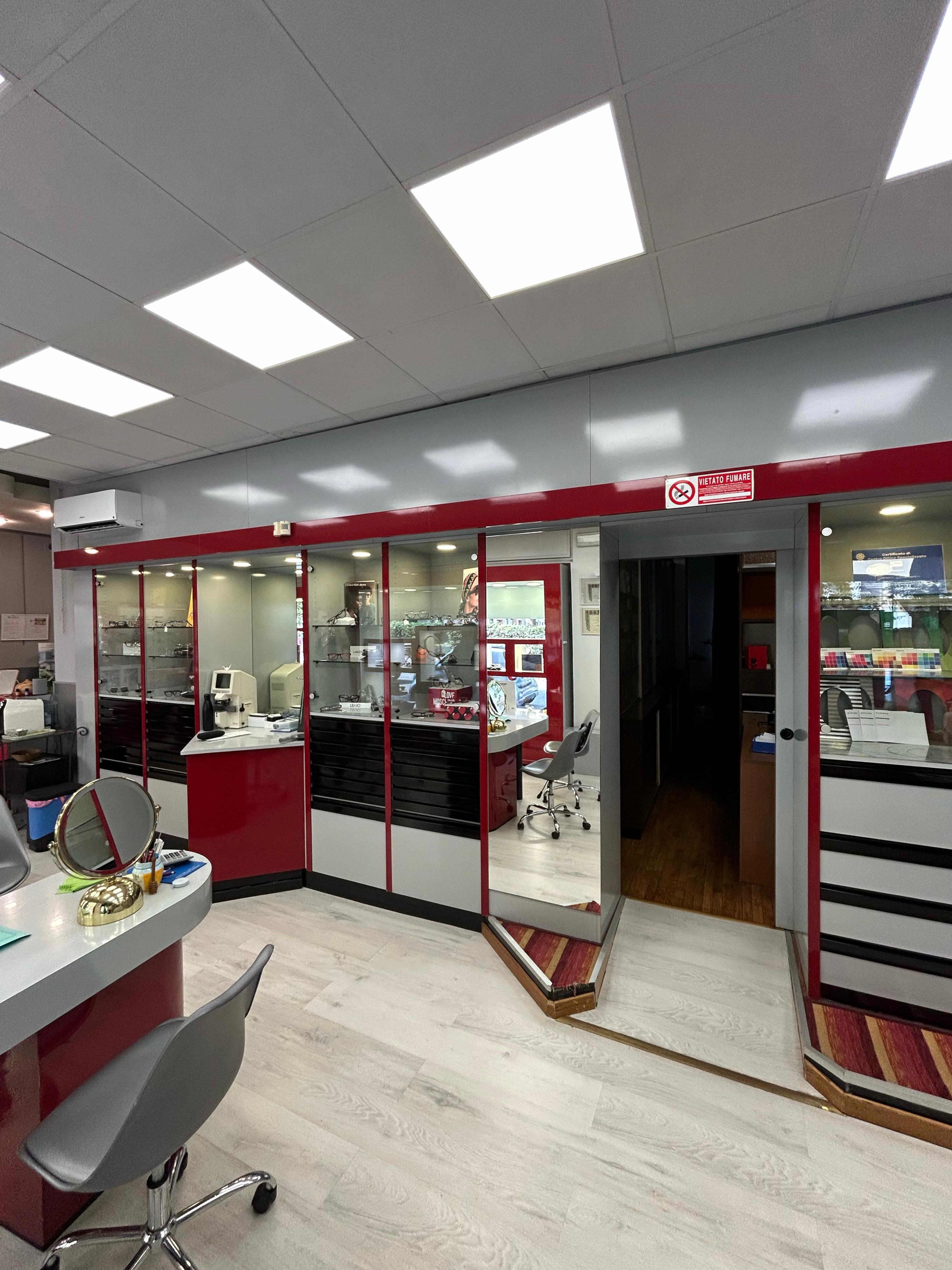 Negozio prima della ristrutturazione